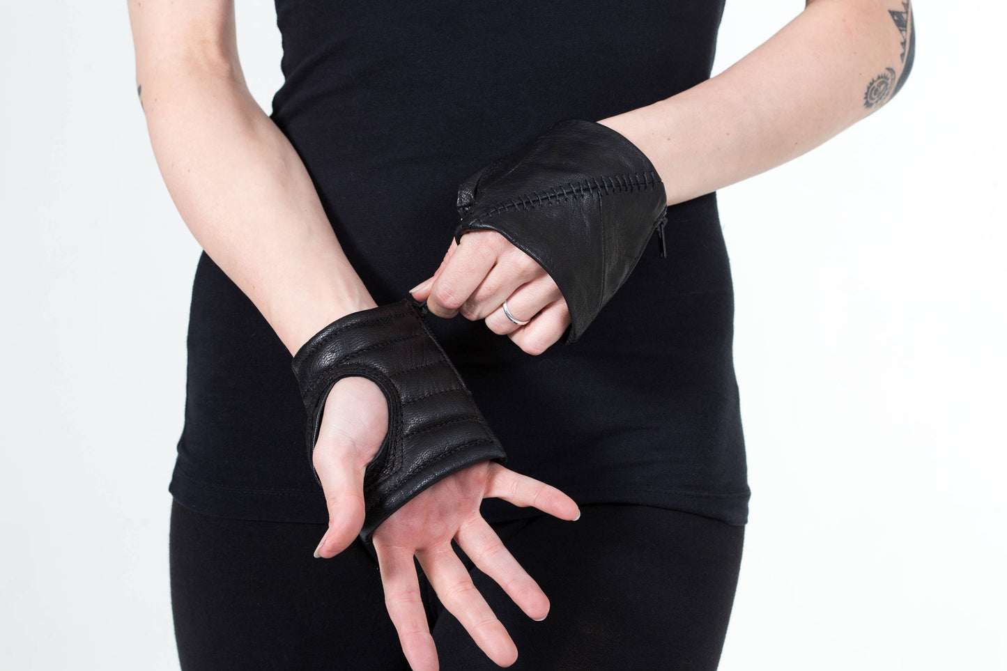 STREET BRIGADE Black Leather Fingerless Gloves