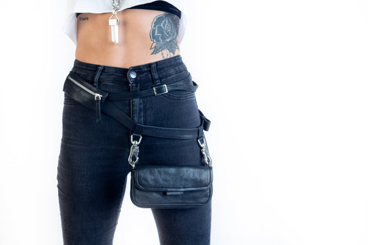 Sleek Black Leather Pocket Belt