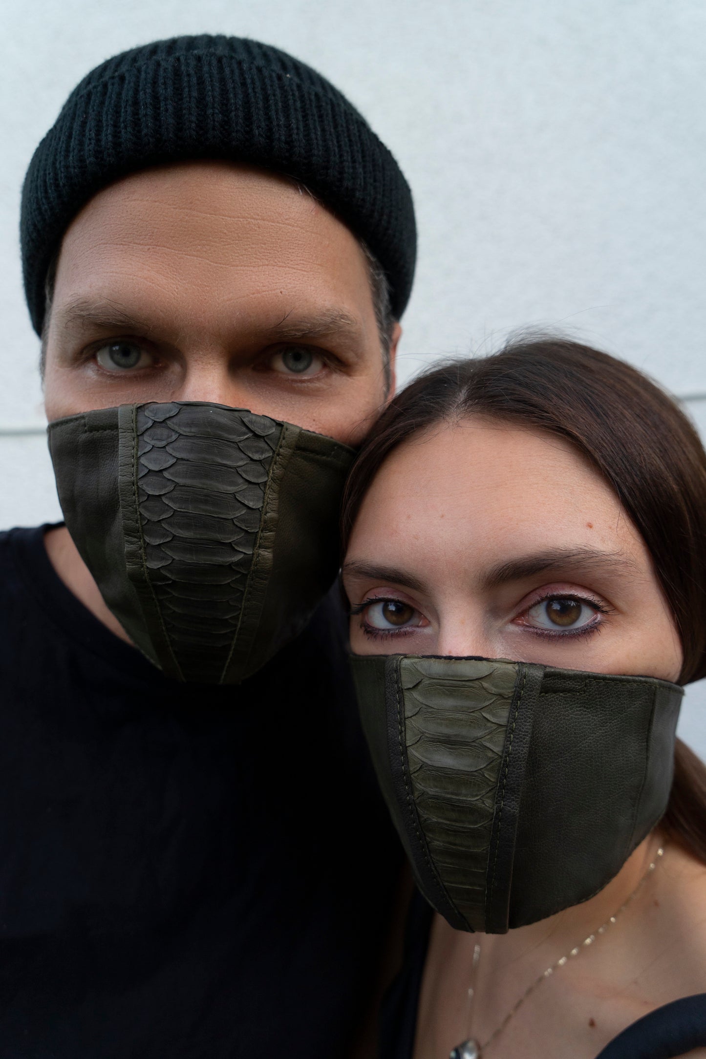 GREEN ROCK DEFENSE Face Mask in Olive Leather