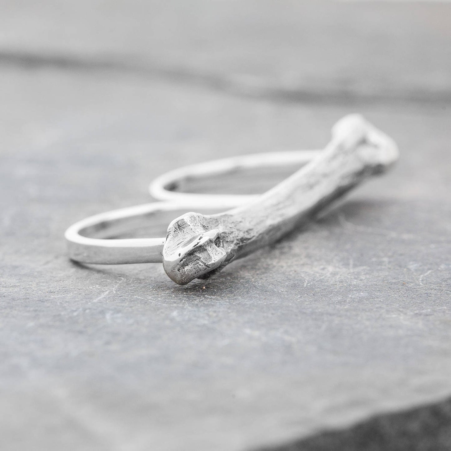 COYOTE BONE Silver Double Finger Ring