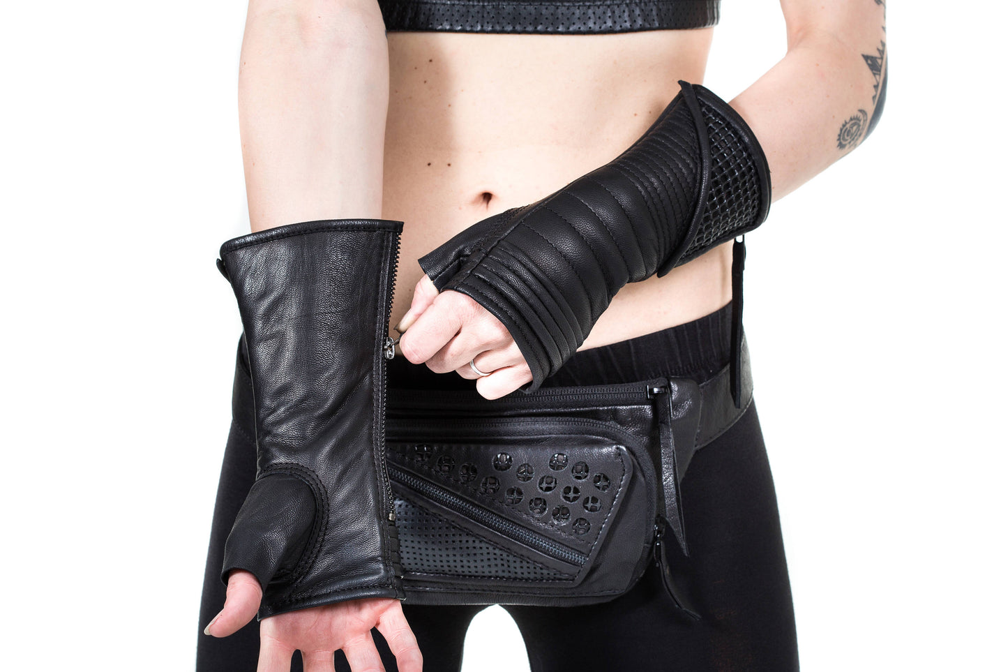 KAVALRY NET KOMBAT Black Leather Fingerless Gloves