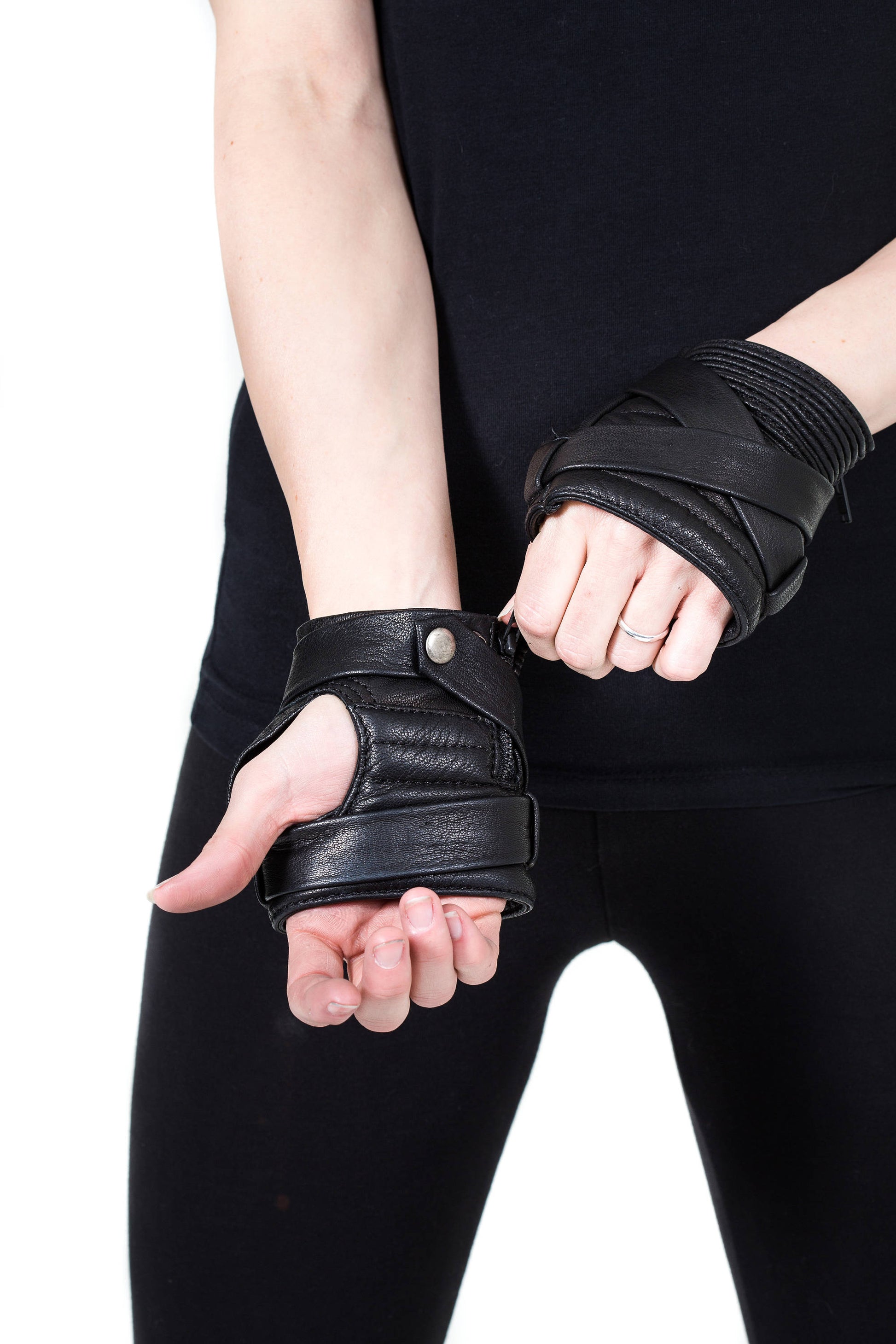 womens fingerless leather gloves