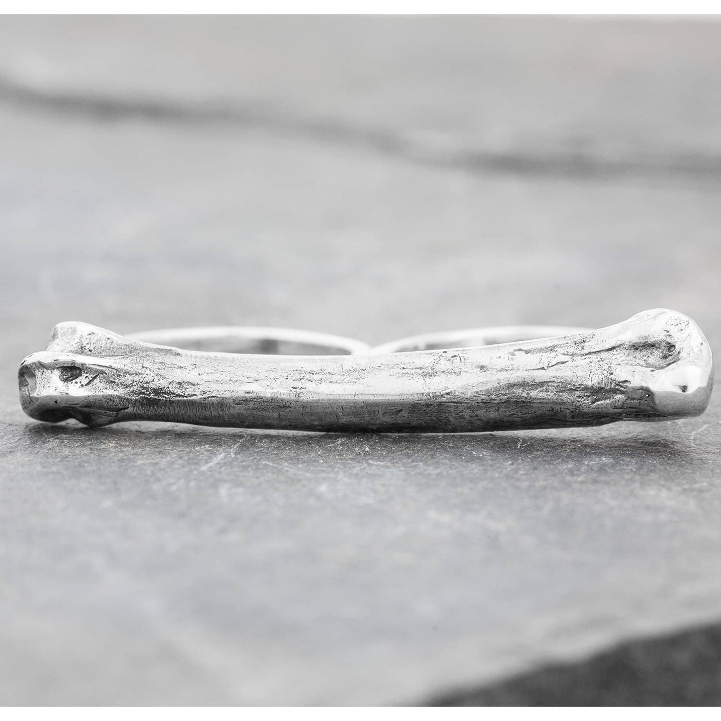 COYOTE BONE Silver Double Finger Ring
